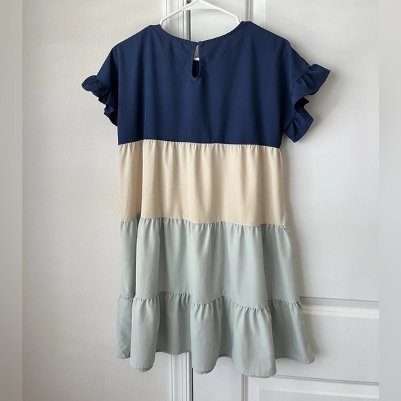 Tiered Women’s Summer Dress Small Flowy Resortwear Beach Coastal ruffles dainty - Picture 2 of 6